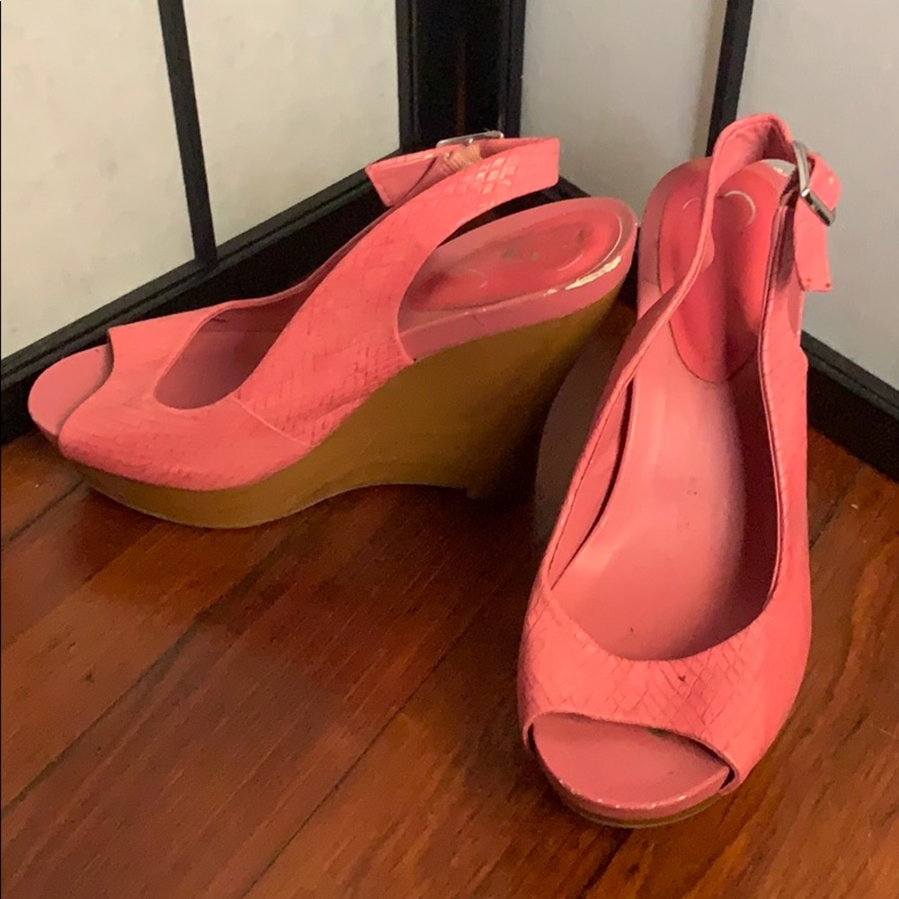 Jessica Simpson wedges